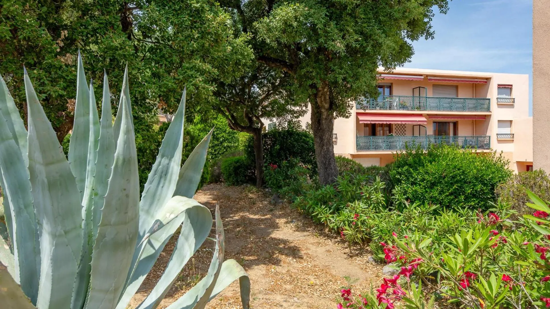 Apartment Les Mimosas-3 By Interhome location
